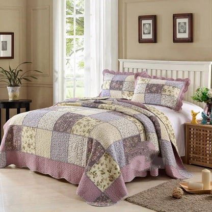 Pure cotton quilted three-piece bedding set showing 230 × 250cm bedspread and 50 × 70cm pillowcases with 68*64 fabric density