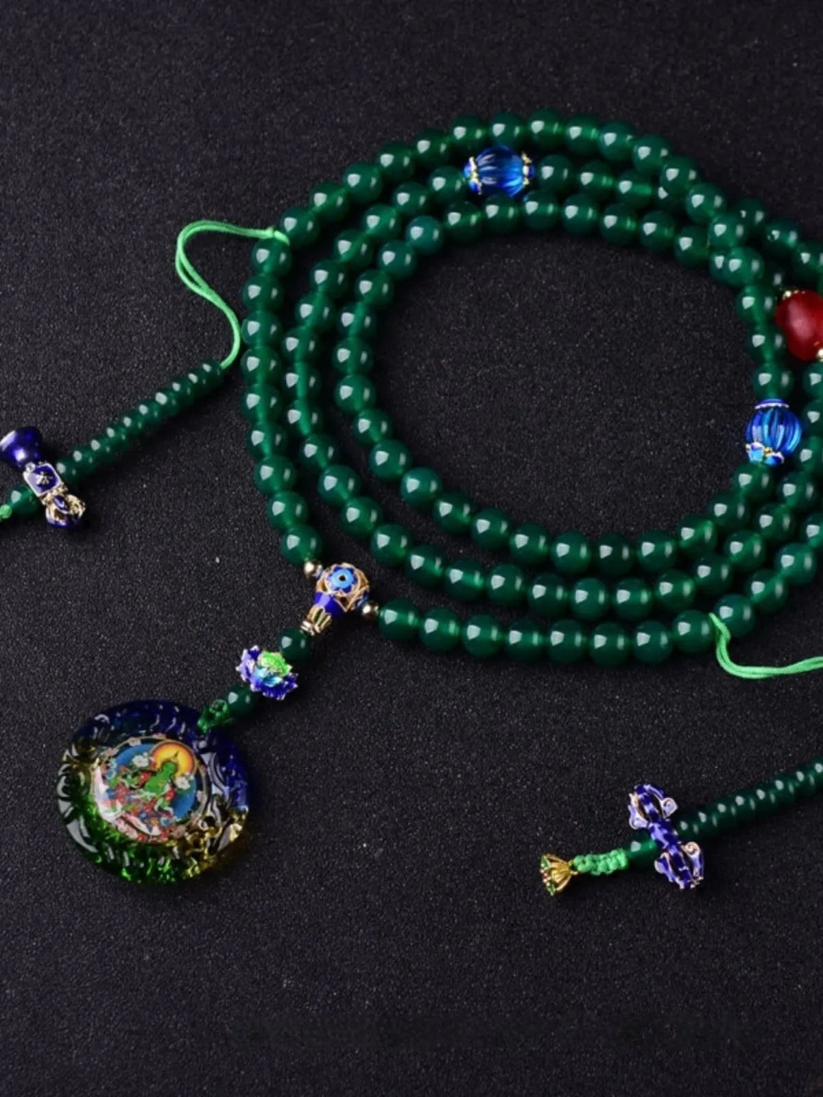 Handmade natural green agate bracelet with thangka pendant and multi-circle bead design