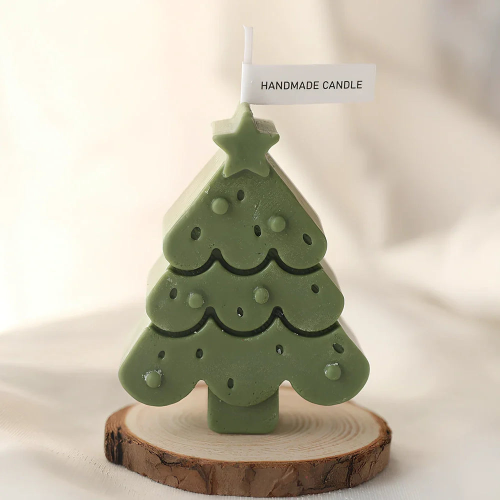 Christmas tree scented soy wax candle with lead-free cotton wick in cylindrical shape, multiple size options available