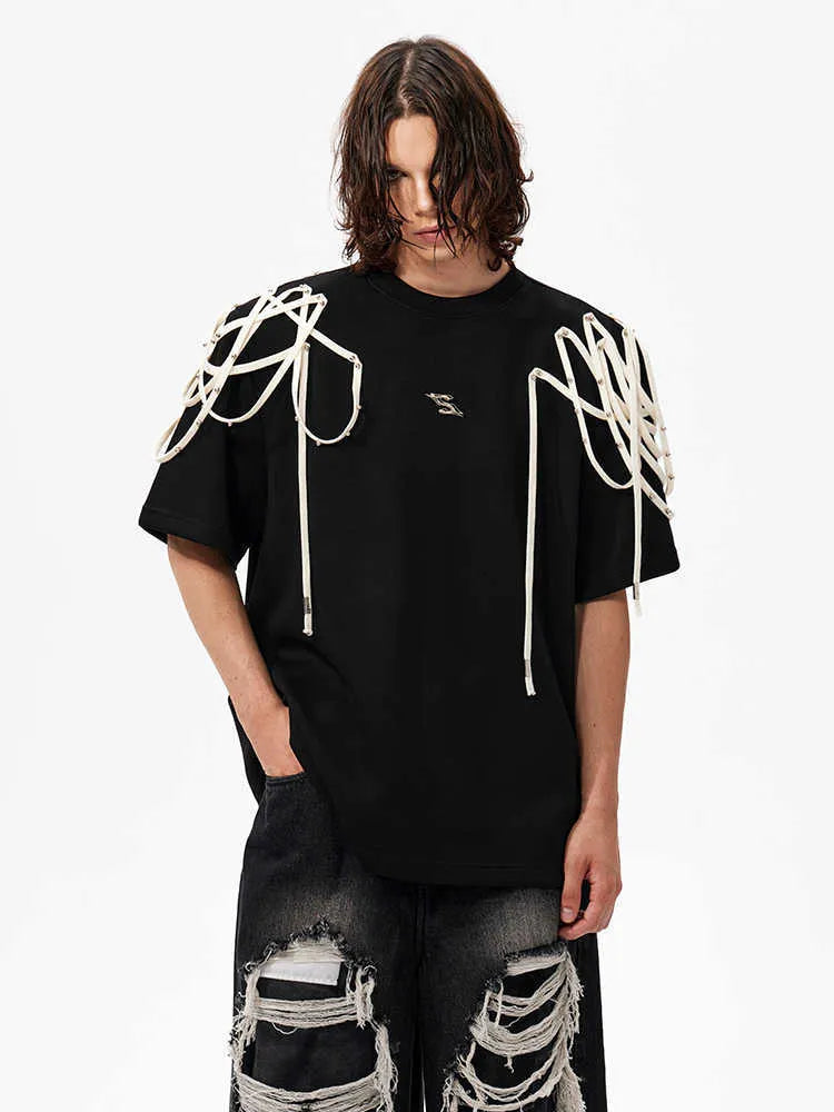 Rivet Ribbon Padded Shoulder Short-sleeved T-shirt in Loose-Fit Regular Sleeve Round Neck Common Length Style, Available in S, M, L, XL Sizes and Black Colour