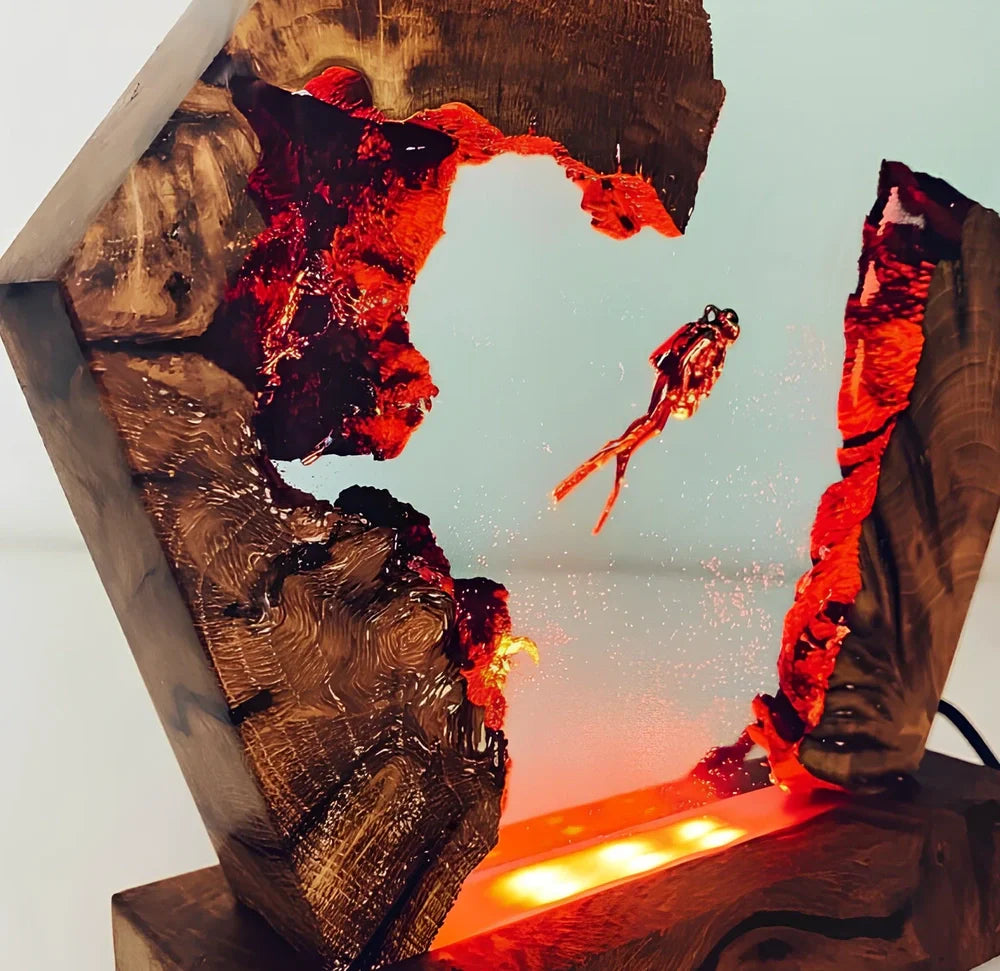 USB-powered luminous diver and humpback whale resin ornament measuring 13cm with transparent construction