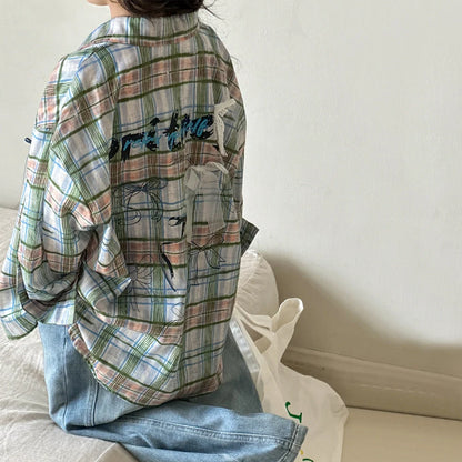Blue plaid shirt for girls with long sleeves, suitable for spring and autumn wear