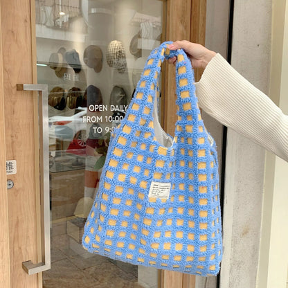 Large capacity waffle flannel tote bag in plaid colors for students and commuters