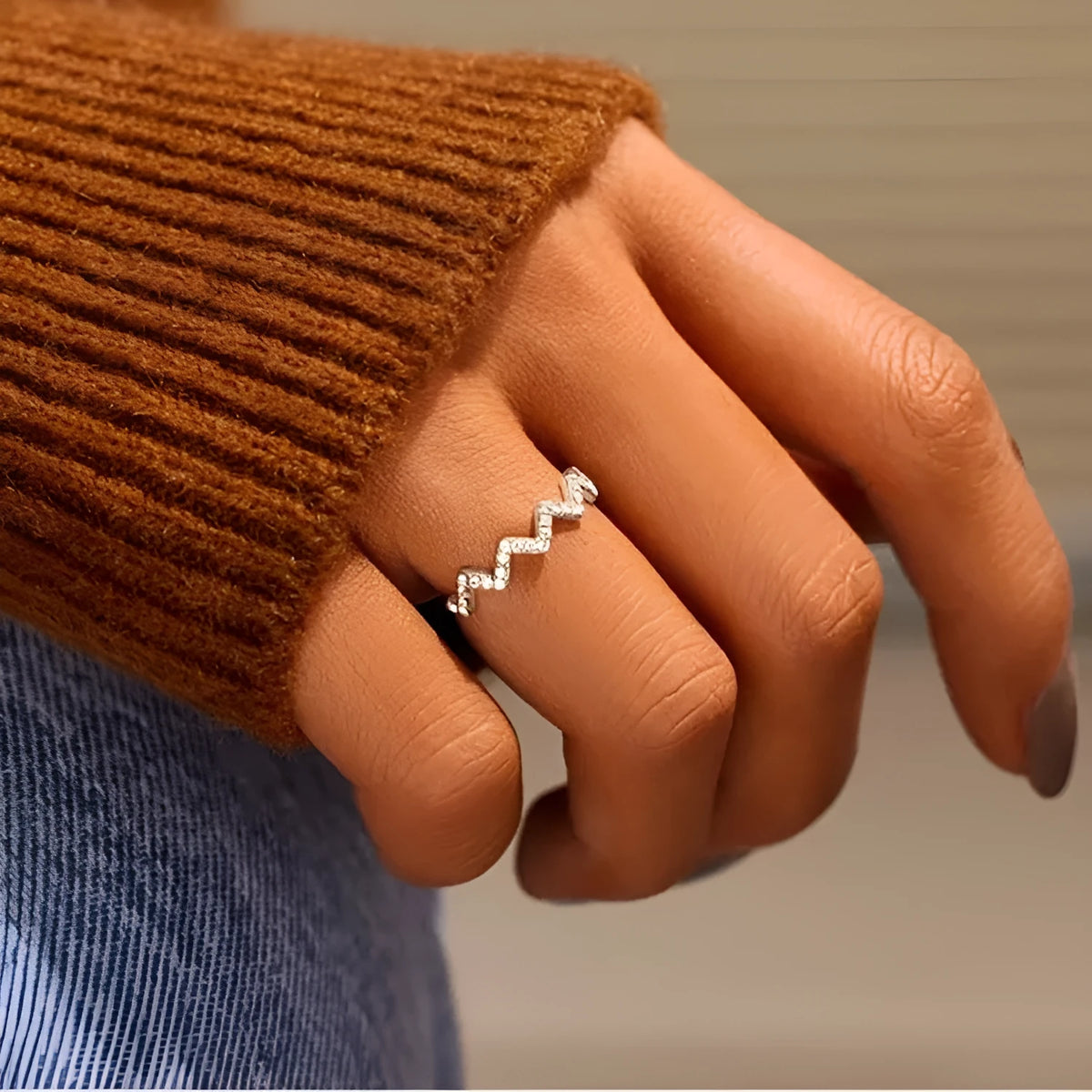 Wave pattern zircon inlaid ring in 925 sterling silver, gold or silver colour, adjustable opening, sizes 9 to 17