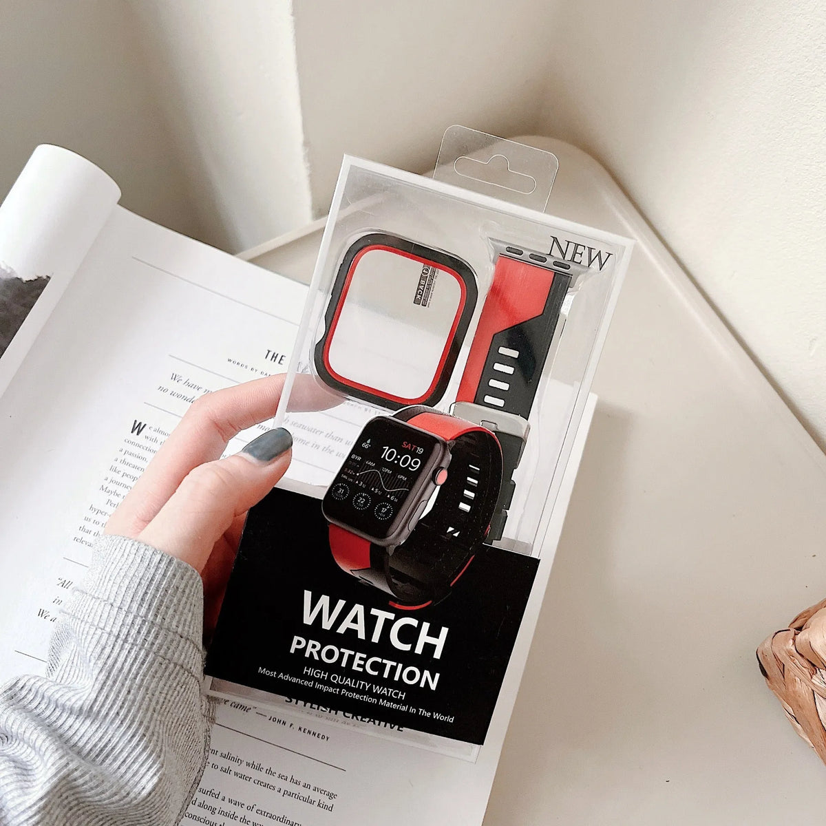 Silicone Apple Watch strap and protective case in two-colour design, sizes 38mm to 45mm