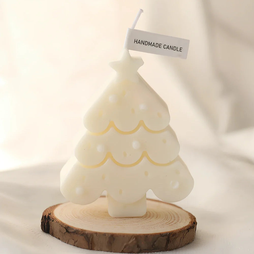 Christmas tree scented soy wax candle with lead-free cotton wick in cylindrical shape, multiple size options available