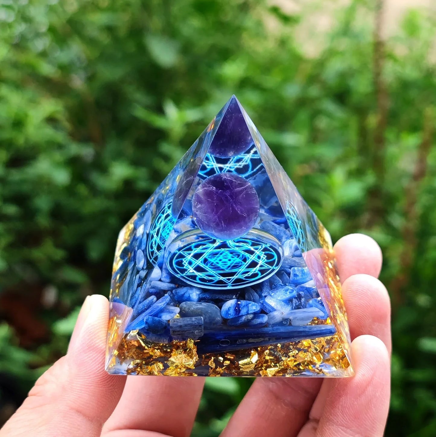 Crystal ball gravel pyramid resin artwork with 6cm diameter and 50mm base