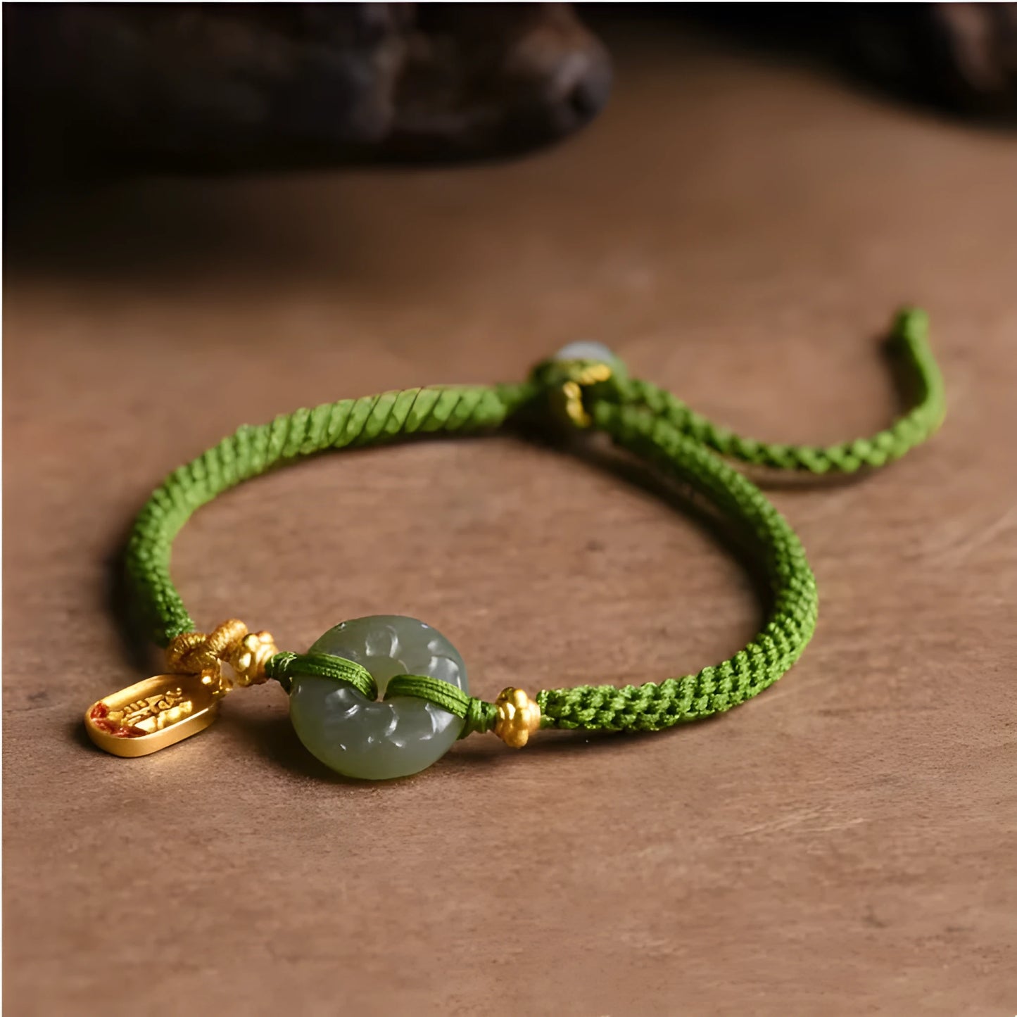 Women's corn knot Hetian jade safety buckle bracelet with hand-woven flexible wire and green rope design