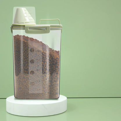 PP resin pet food storage bucket with airtight lid in matcha green colour, 2.5 litre capacity