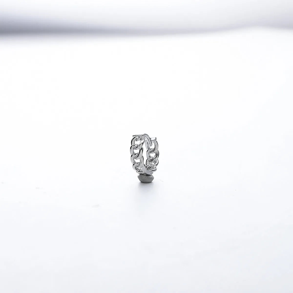 Geometric silver-coloured men's copper earrings in 10mm and 14mm sizes for hip hop style.