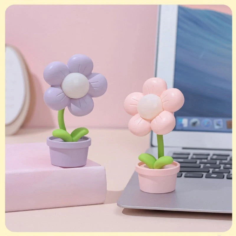 Mini flower night lamp with warm LED light and phone holder in flower shape