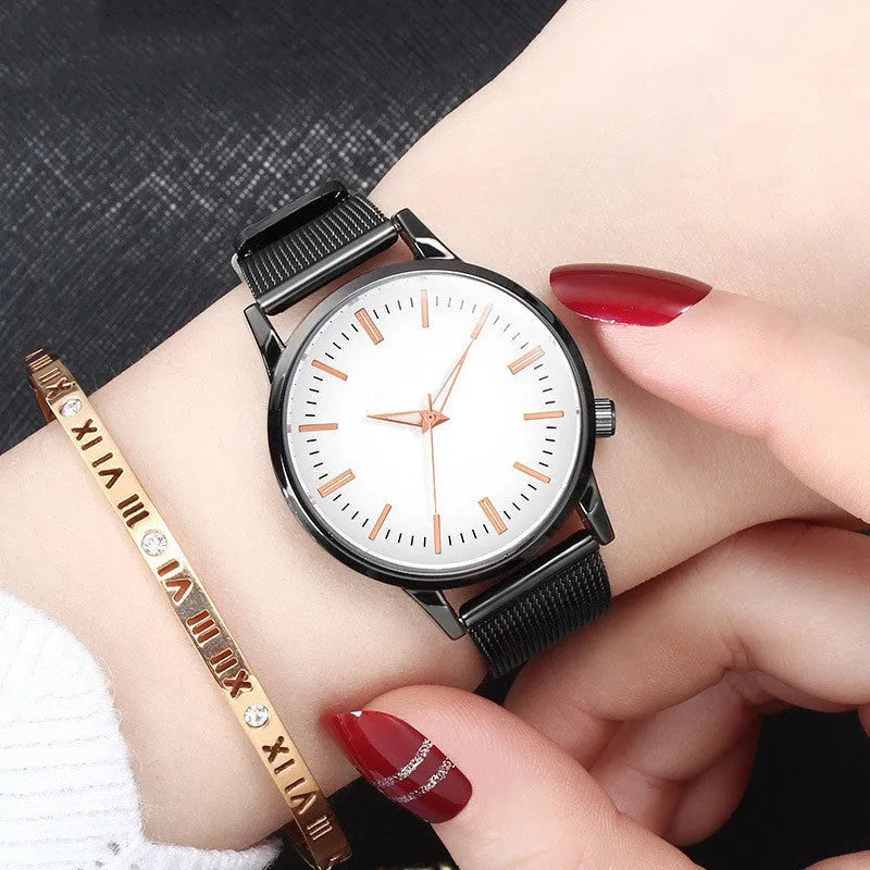 Luxury couple watch set with quartz movement, alloy case, glass mirror, metal mesh band, blue black white