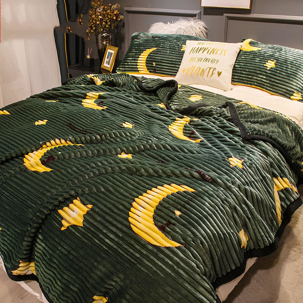 Thick coral fleece blanket in flannel-polyester, 210-220g/m², sizes 70x100cm to 200x230cm with prints like Back Bear for winter warmth