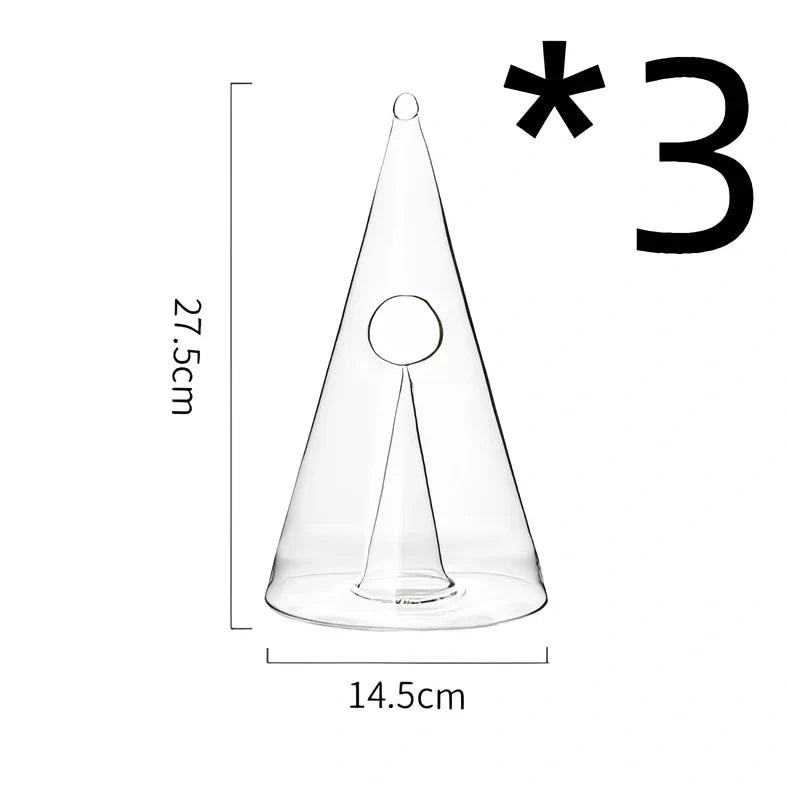 Korean-style clear glass waterfall decanter with 501-600ml capacity showing pouring stream