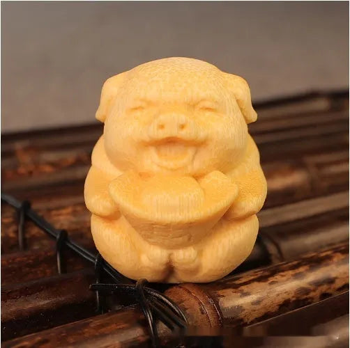 Fulu pig solid bamboo carving ornament showing 4cm height and 3.5cm diameter ingot pigskin design
