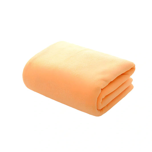 Microfiber pet towel in blue colour showing 40x60cm size with water absorption demonstration