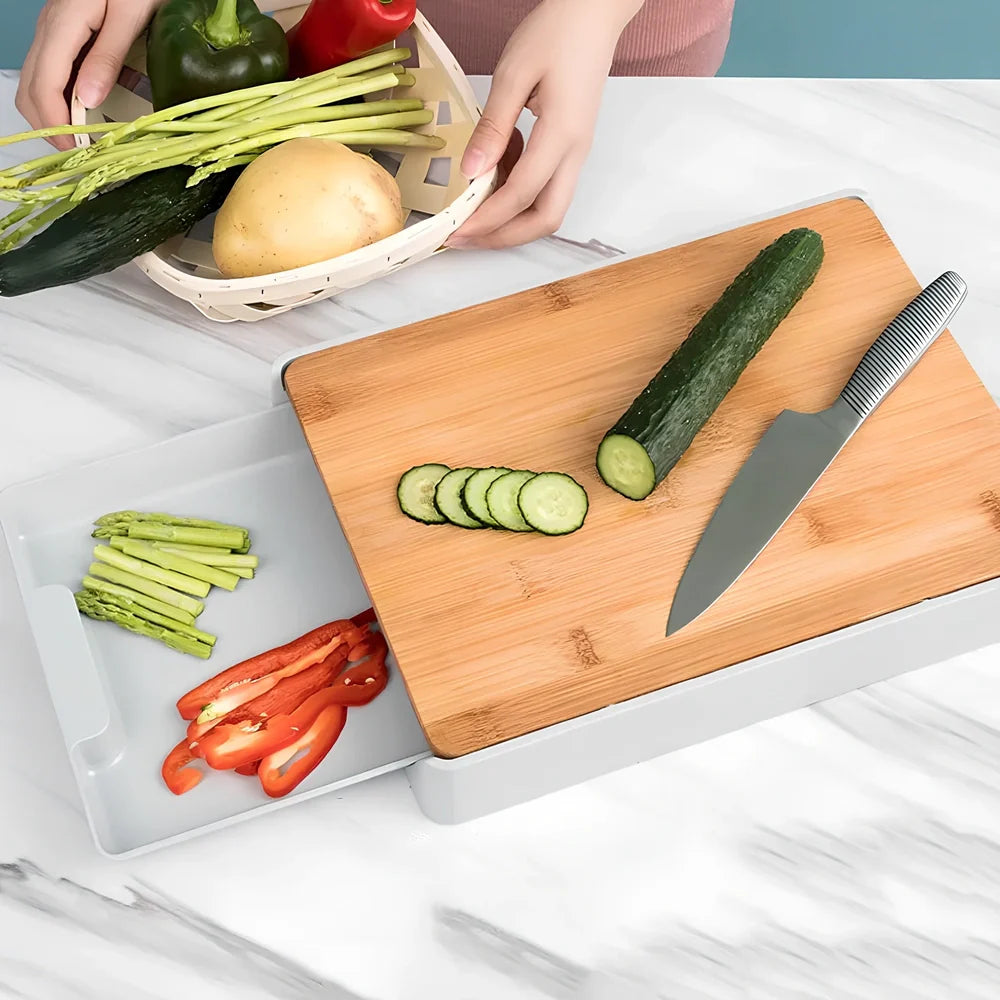 Square bamboo cutting board measuring 32.5cm by 24.5cm with 4.8cm thickness