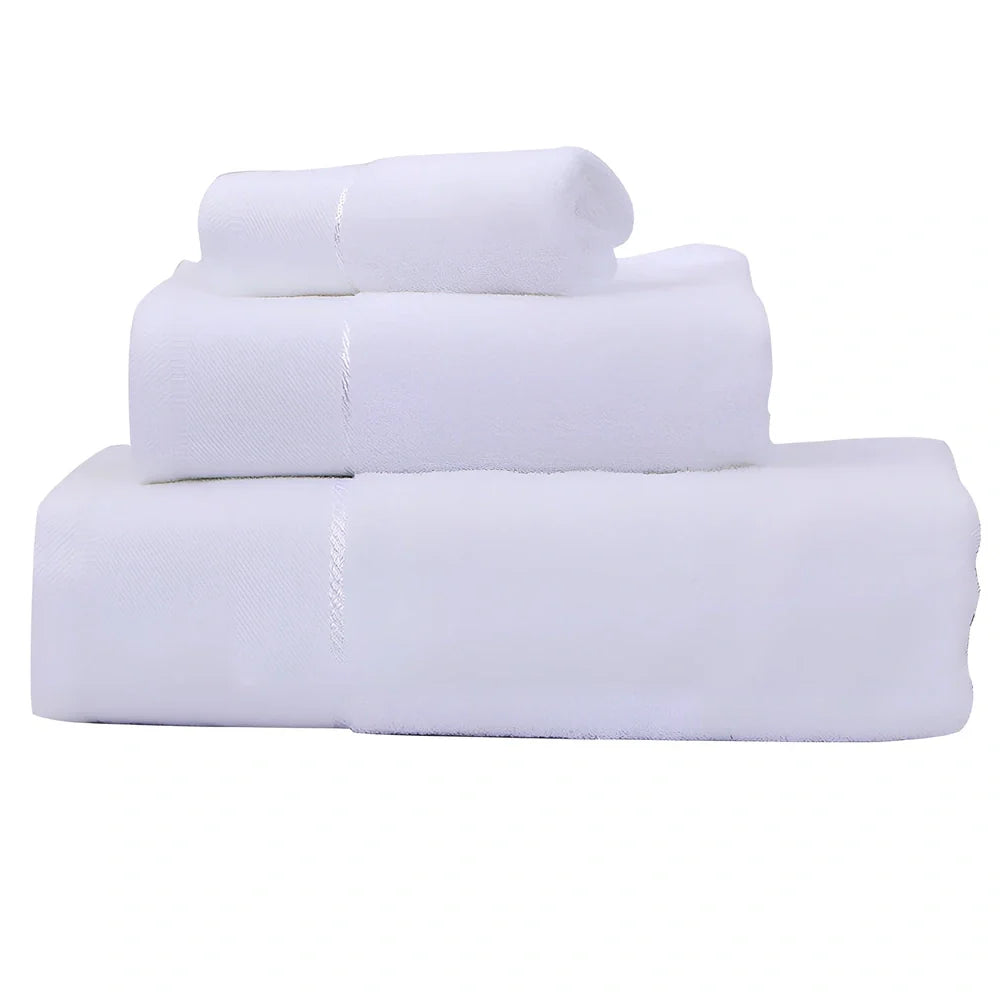 70x140cm cotton bath towel in blue with plush texture from combed yarn construction