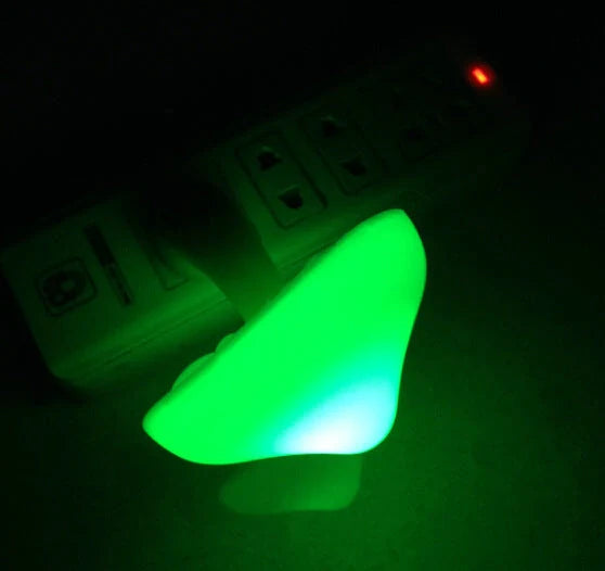 Mushroom-shaped LED night light with automatic sensor in various colors