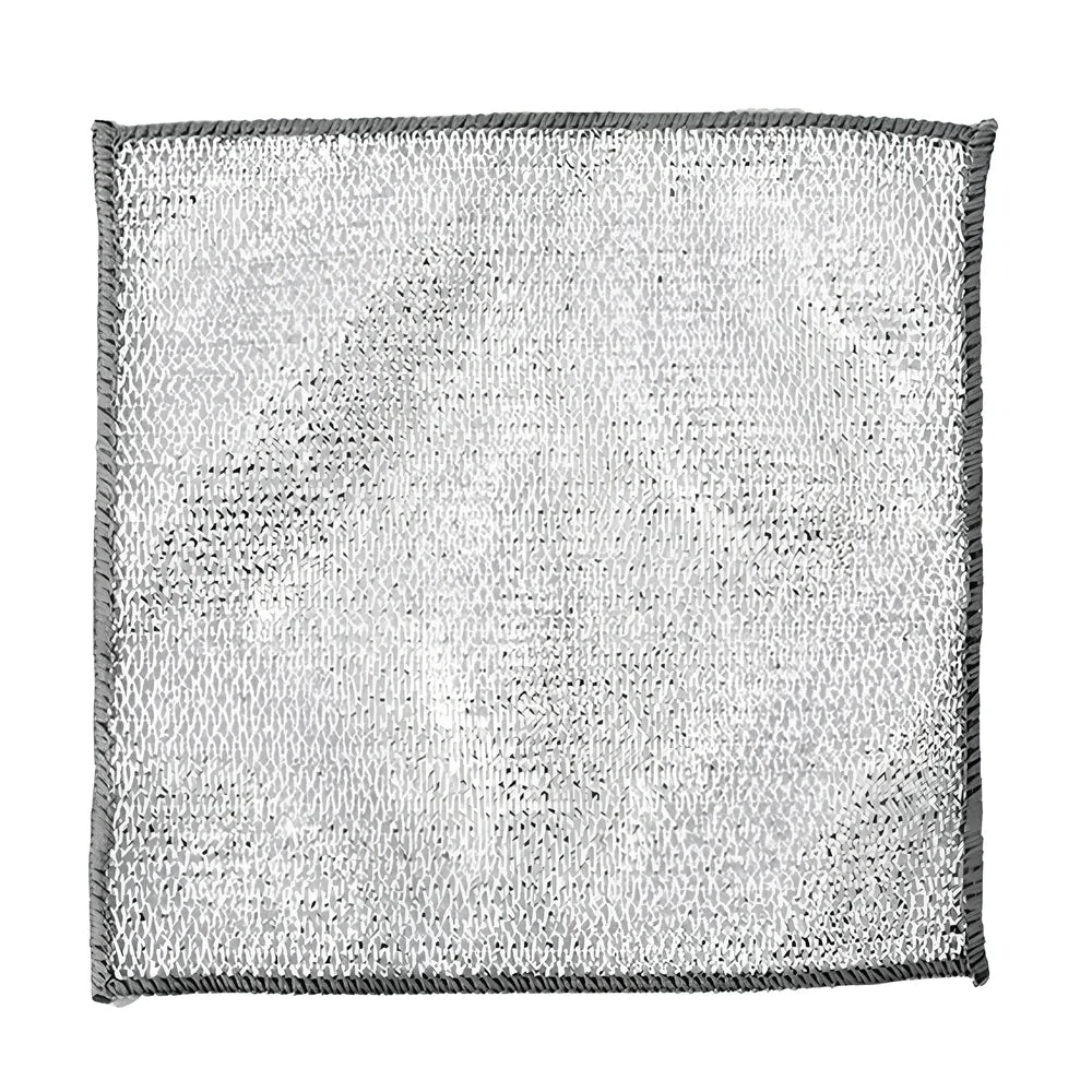Silver silk cloth pattern steel wire cleaning cloth measuring 20x20cm for kitchen pots and bowls