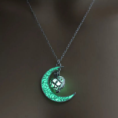 Silver-plated glowing pendant necklace with adjustable chain, luminescent feature