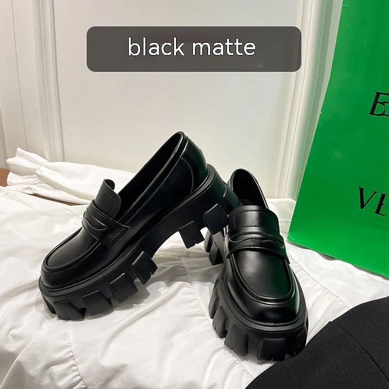 British wide fit loafers in patent leather with rubber sole, available in matte or glossy options, sizes 32-43.