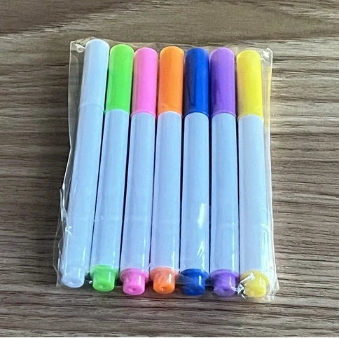 Acrylic DIY Note Board LED Night Light with colorful pens on a desk