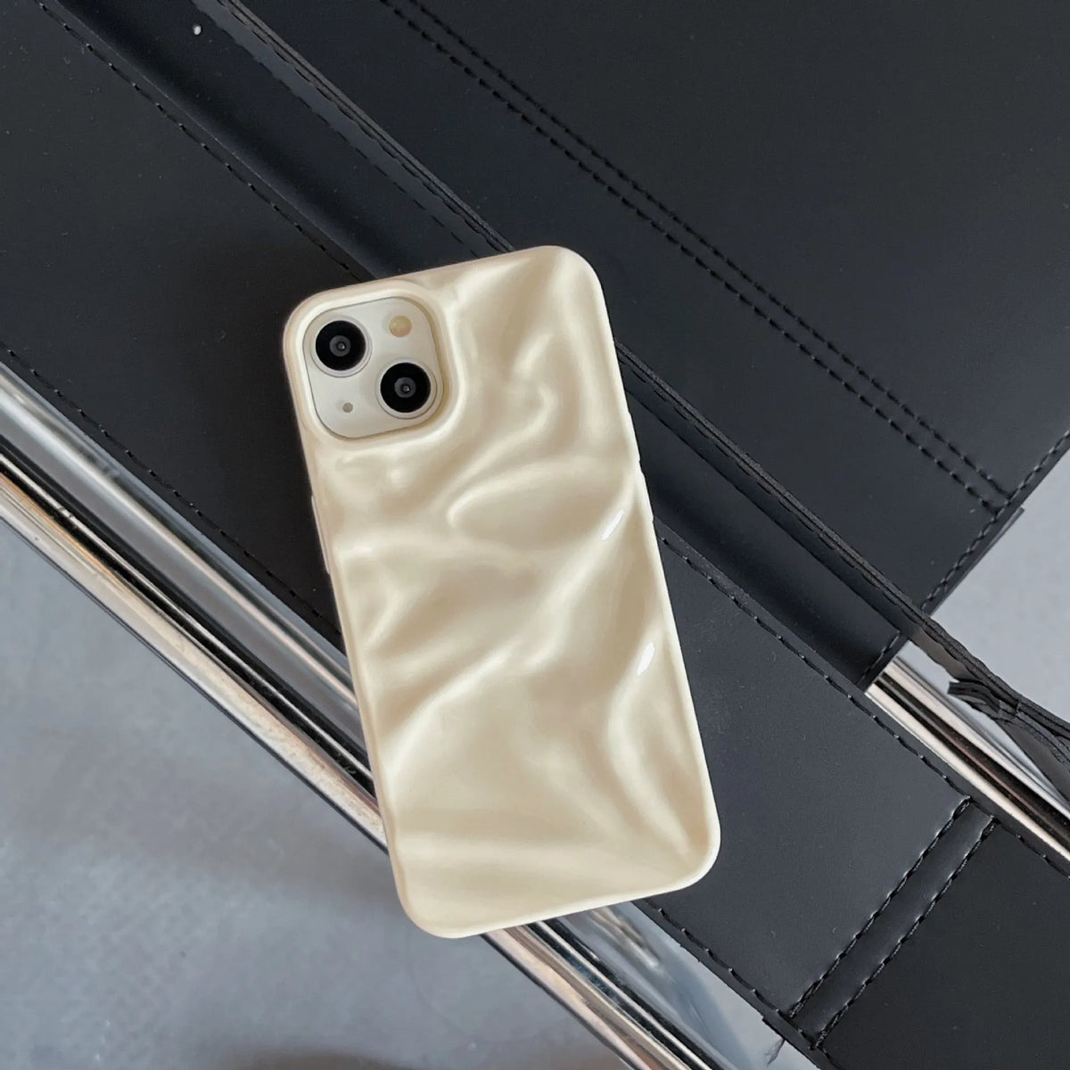 Electroplating three-dimensional pleated phone case in wrinkled pearl white, TPU, for iPhone 11-16 Pro Max