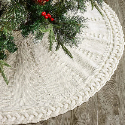 Red knitted Christmas tree skirt with 122cm diameter showing traditional wool construction