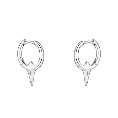 Geometric star-shaped ear clip for women in a platinum electroplated finish.