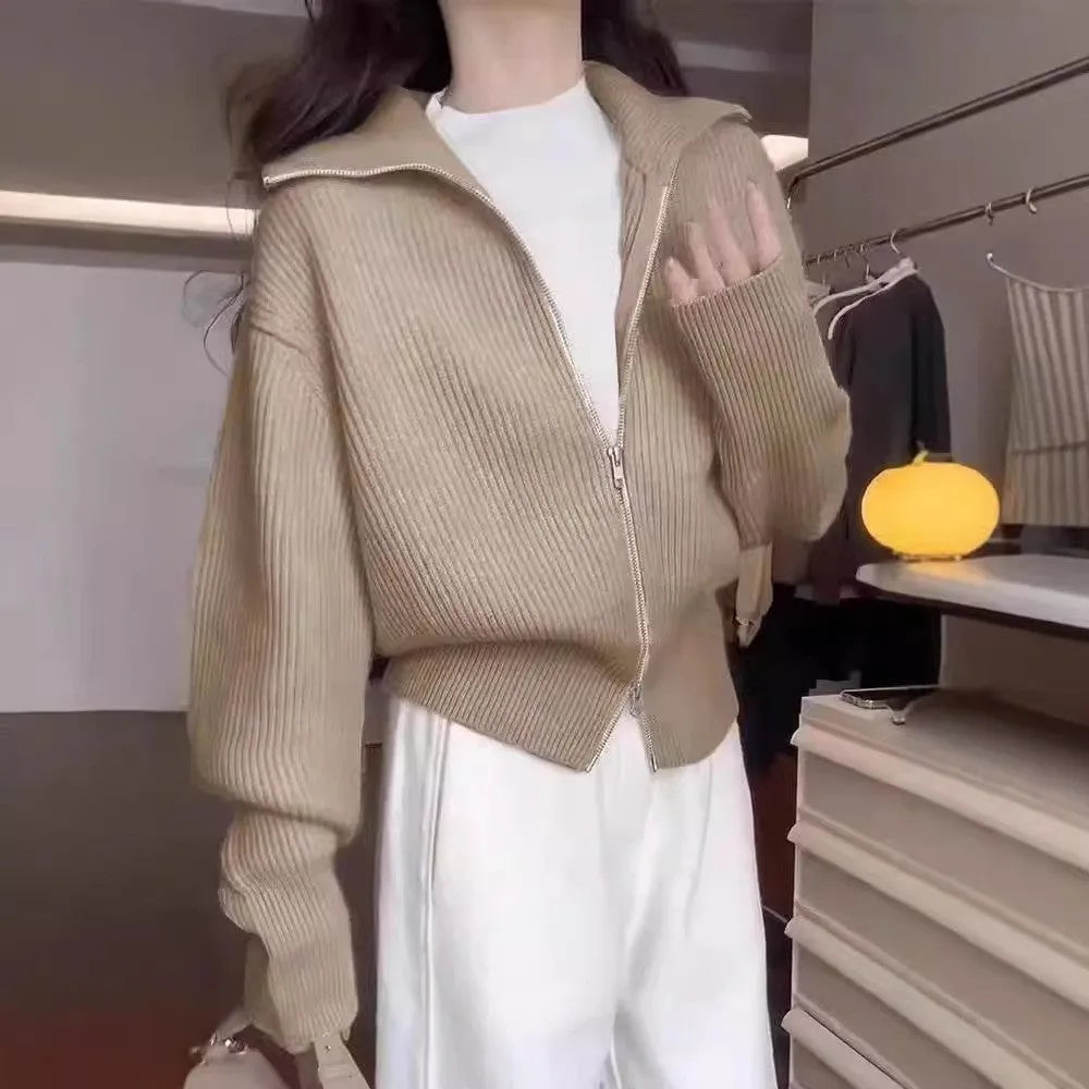 Hong Kong style double zipper knitted cardigan in loose fit with regular sleeves and three-dimensional decoration
