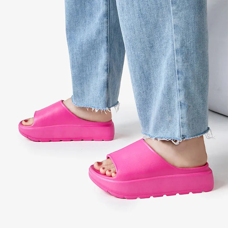Women's beige 5.5cm thick-soled EVA slippers with injection-moulded construction for bathroom and beach use