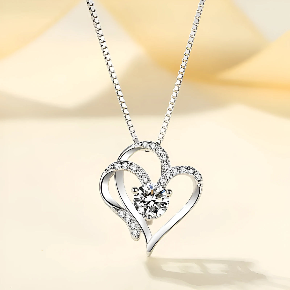 Women's heart-shaped 925 silver necklace with choice of gold plating colours.