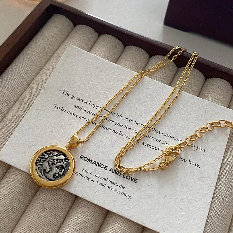 Natural stone pearl necklace with brass gold-plated chain, retro style