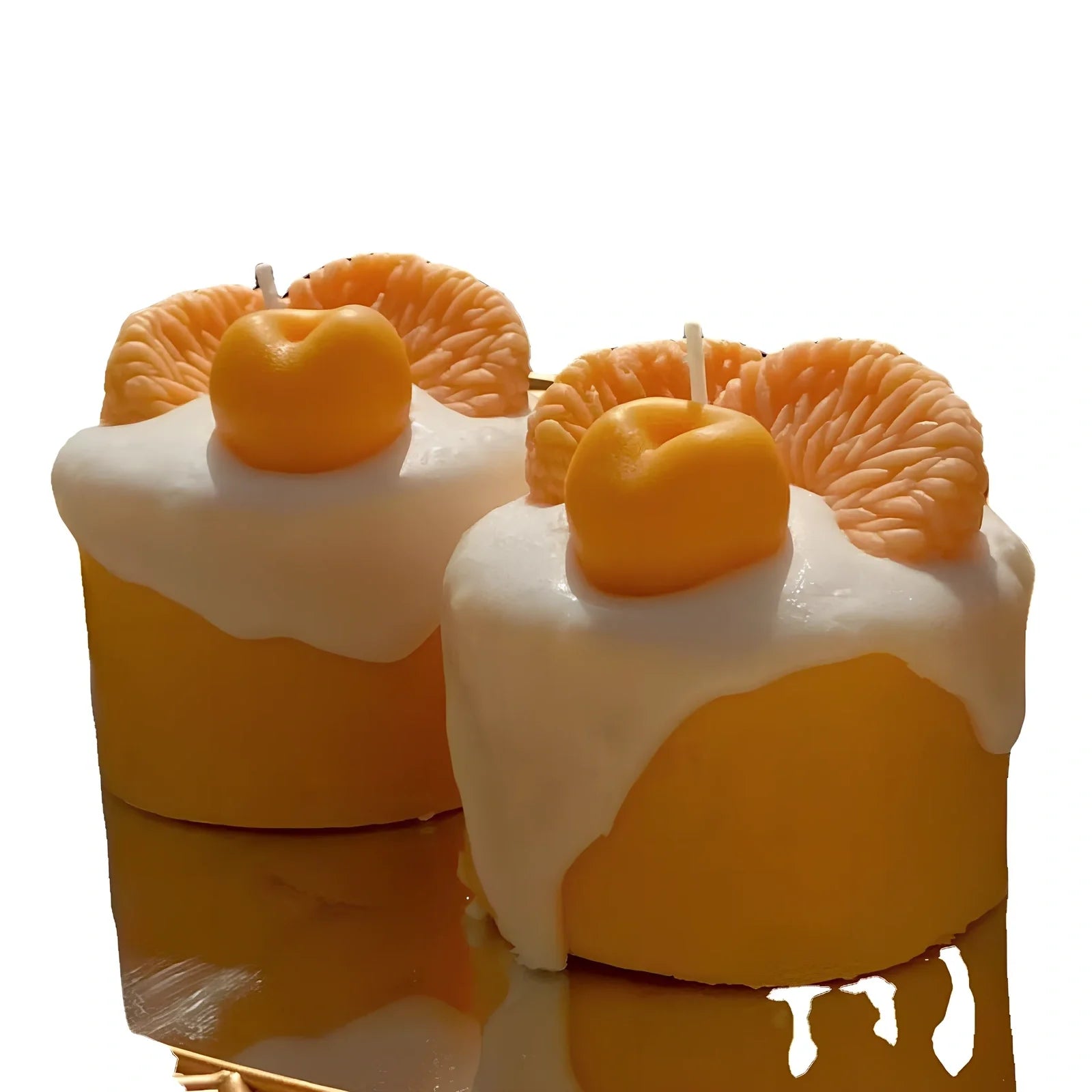 Handmade orange soy wax candle with 5cm diameter and 6cm height in cylindrical shape