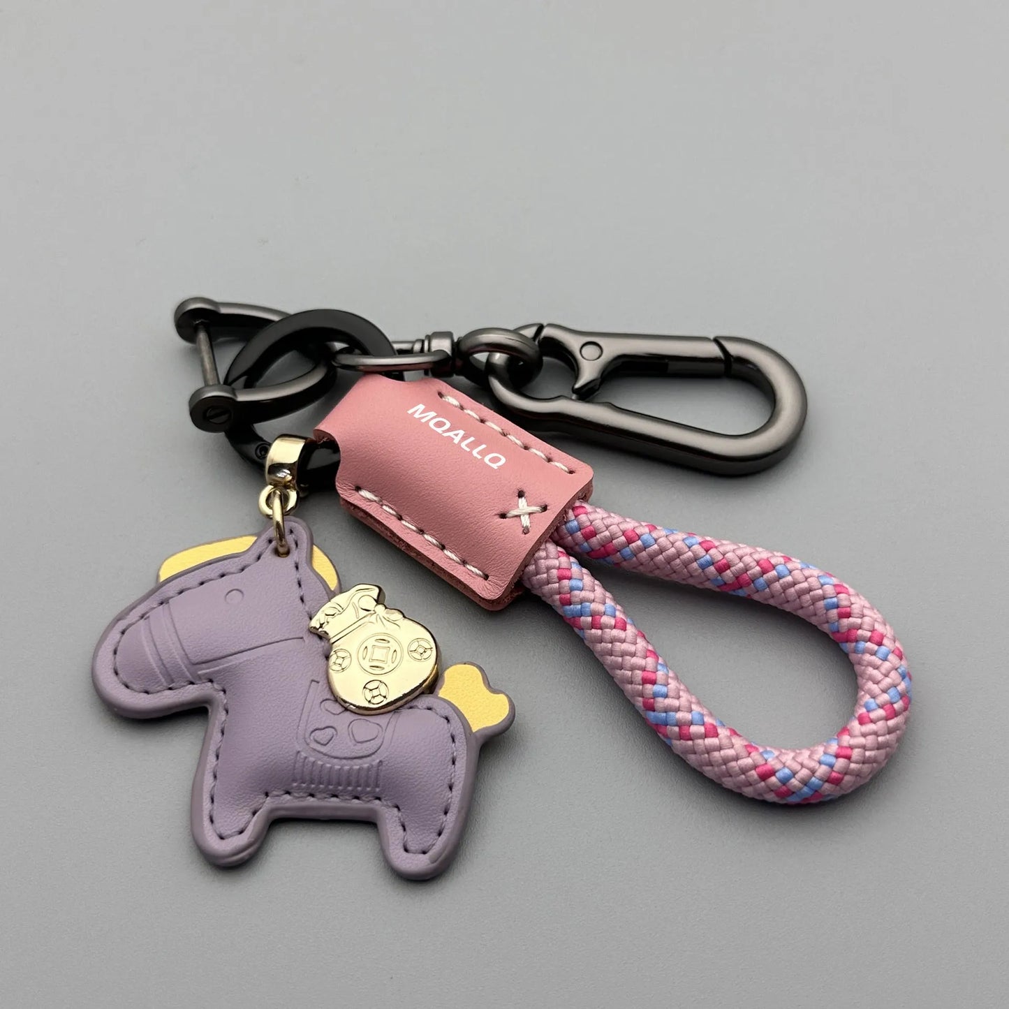 Handmade cowhide car key ring pendant with zinc alloy pony belt buckle and flanelle rope in nine colour options