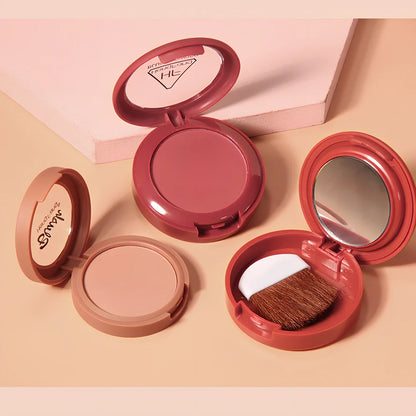 Heart-warming beauty gift box with 11 makeup pieces in organised compartments