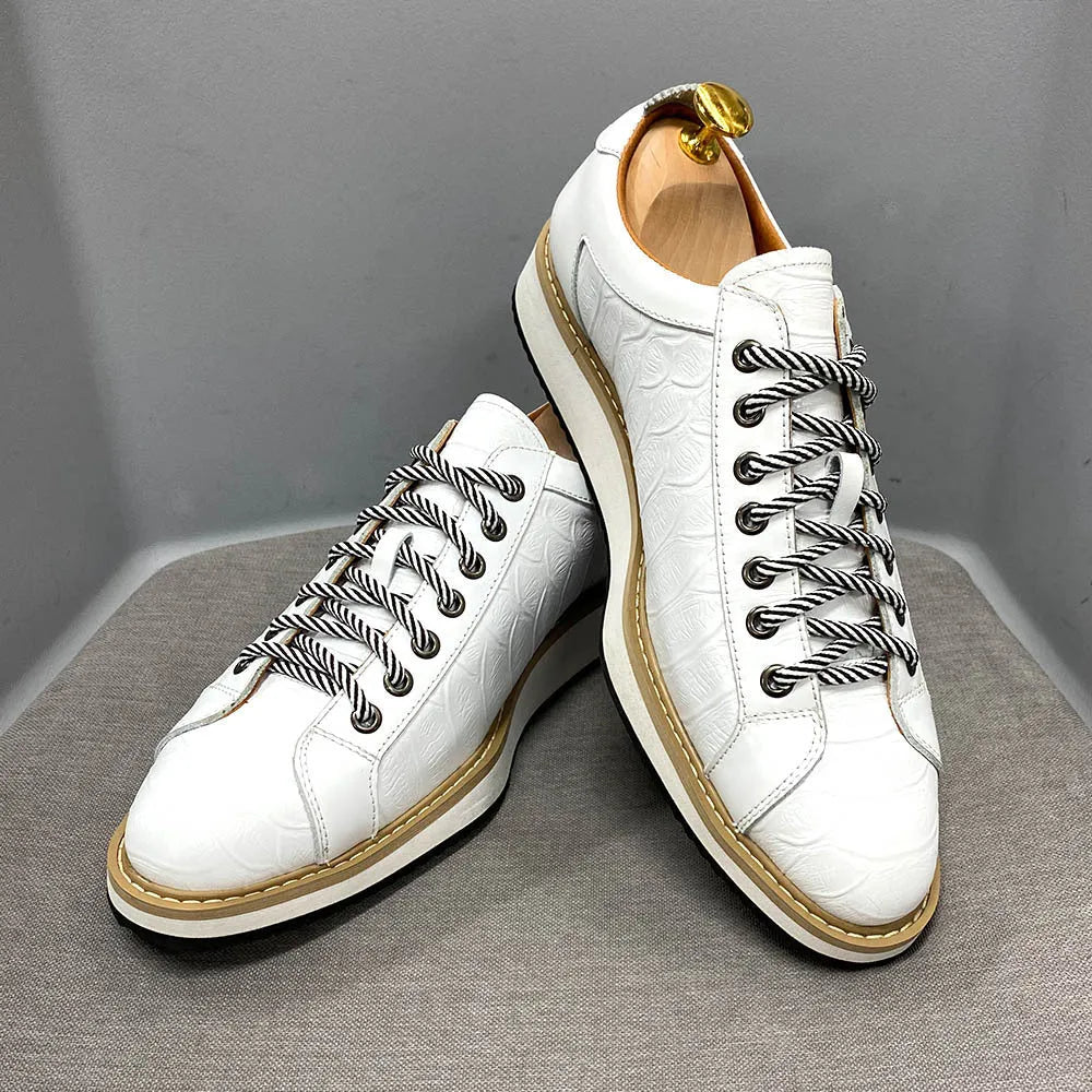 Men's low-tube front-tie shoes in black, showing adjustable laces and casual design