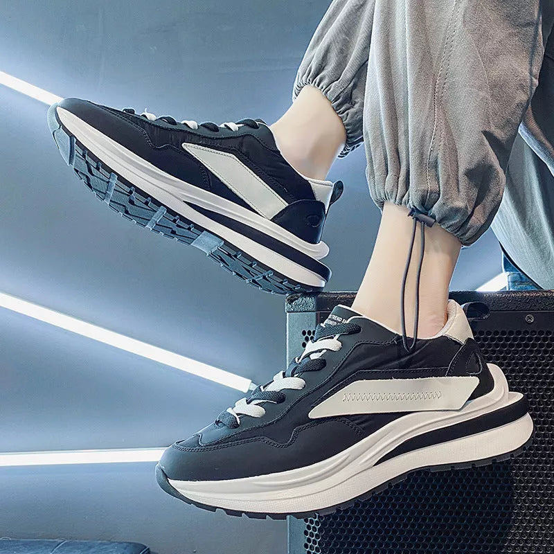 Men's casual forrest shoes with non-slip rubber soles and breathable mesh uppers