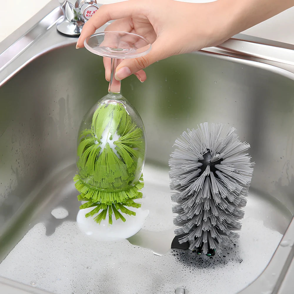 Grey suction cup kitchen brush, 16.5cm long with PV bristles for cup scrubbing, 0.132kg PP+PV+TPR build