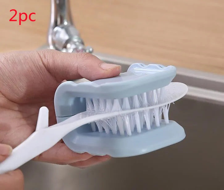 Blue U-shaped knife and cutlery cleaning brush with bristles for kitchen utensil cleaning