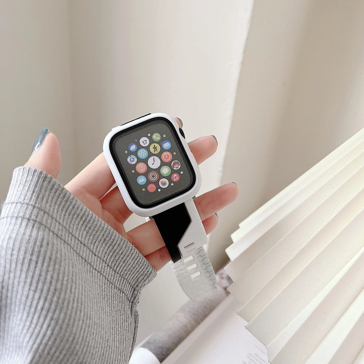Silicone Apple Watch strap and protective case in two-colour design, sizes 38mm to 45mm