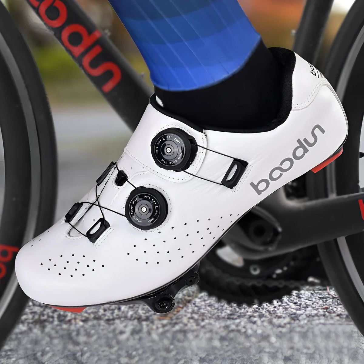White cowhide leather cycling shoes with shock-absorbing non-slip design, sizes 39-45