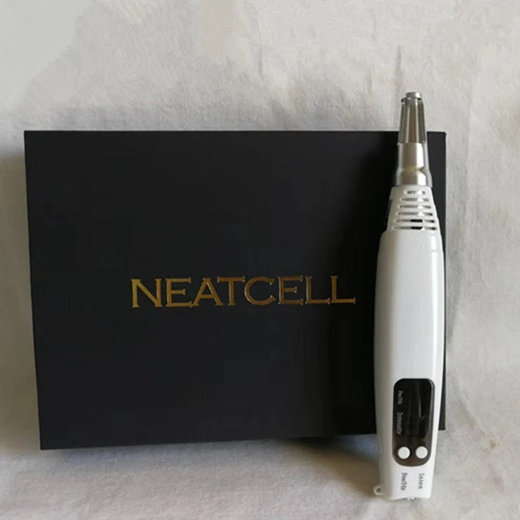 Black and white laser picosecond pen beauty instrument measuring 8.5cm length with dual light treatment system