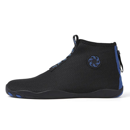 Casual mid-top beach shoes in black and fluorescent green with a mesh upper and rubber sole.