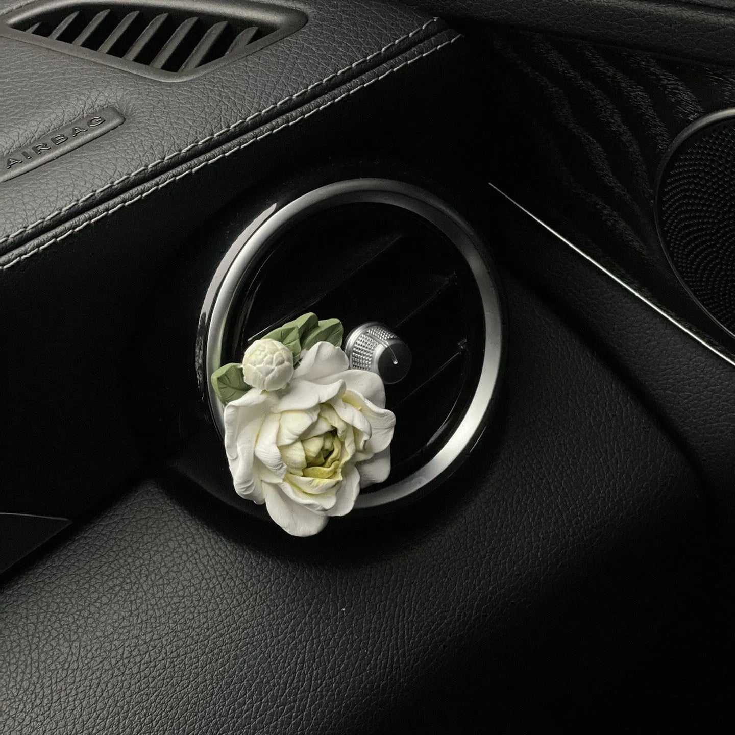 Jasmine car perfume solid air freshener measuring 5x4.5cm with gypsum diffuser and essential oil