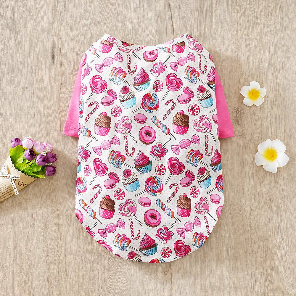 Small dog wearing printed t-shirt with bust measurement 47cm and back length 32cm for dogs 3.50kg-5.00kg