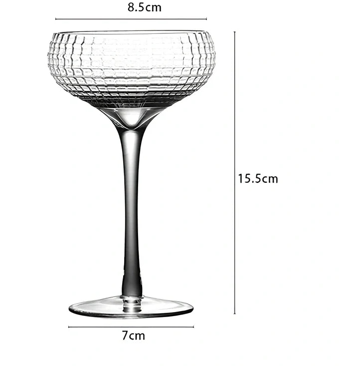 Creative transparent lead-free glass cup with seamless flat base for cocktails, 210ml capacity