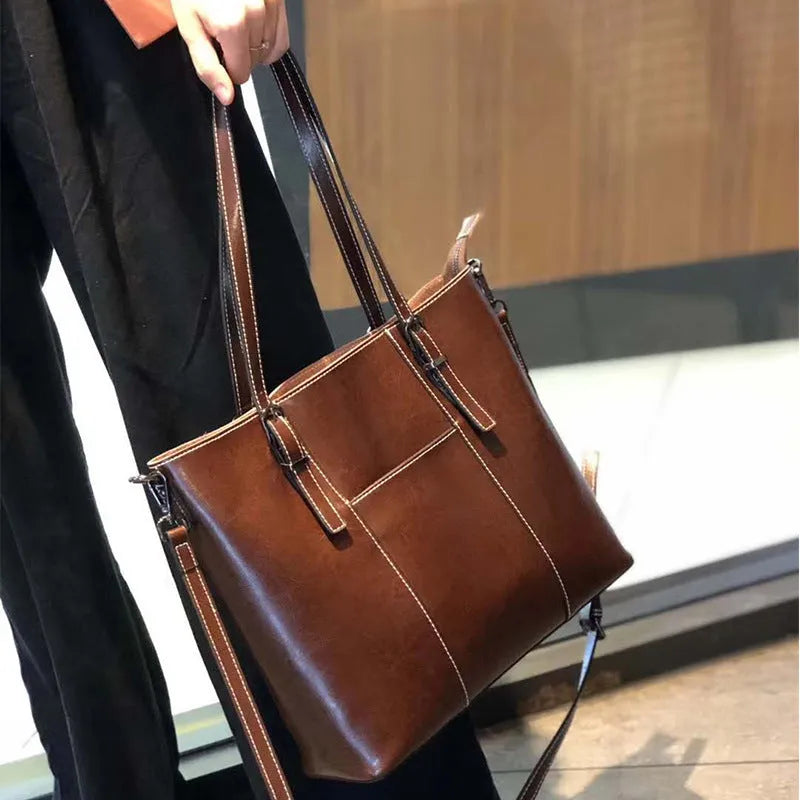 Genuine Leather Women's Shoulder Bag with Large Capacity and Retro Style in Oil Wax Leather, Features Three Adjustable Straps and Horizontal Square Shape for Daily Use, Available in Brown, Caramel, White, Burgundy and Black
