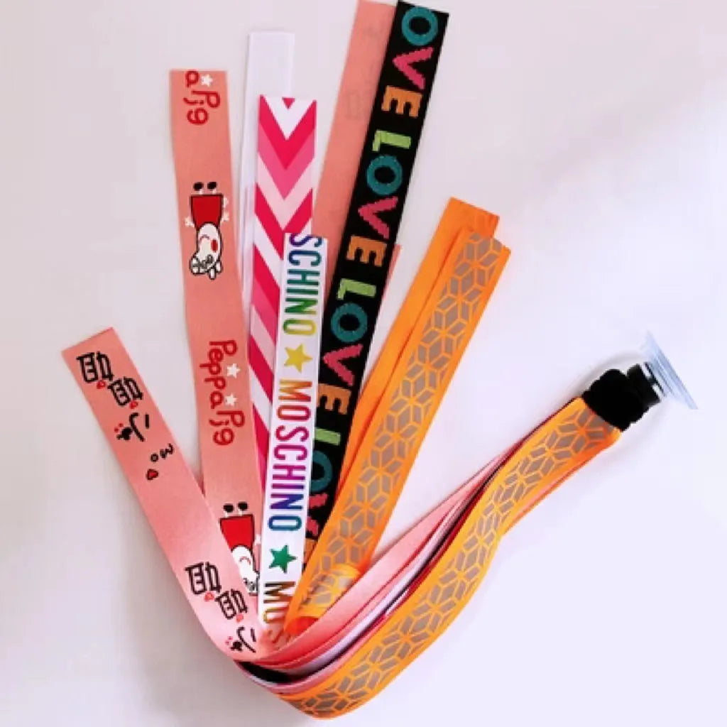 Children's helmet streamer with 60 cm polyester ribbon in colours like apricot and khaki for roller skating and skiing